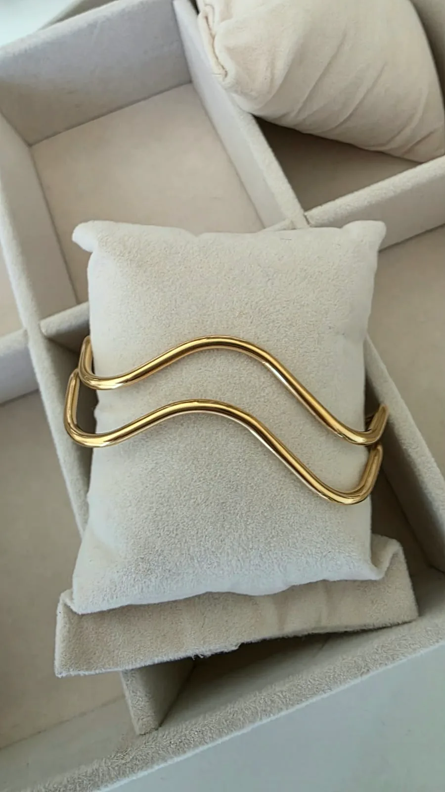 SWAY BANGLE