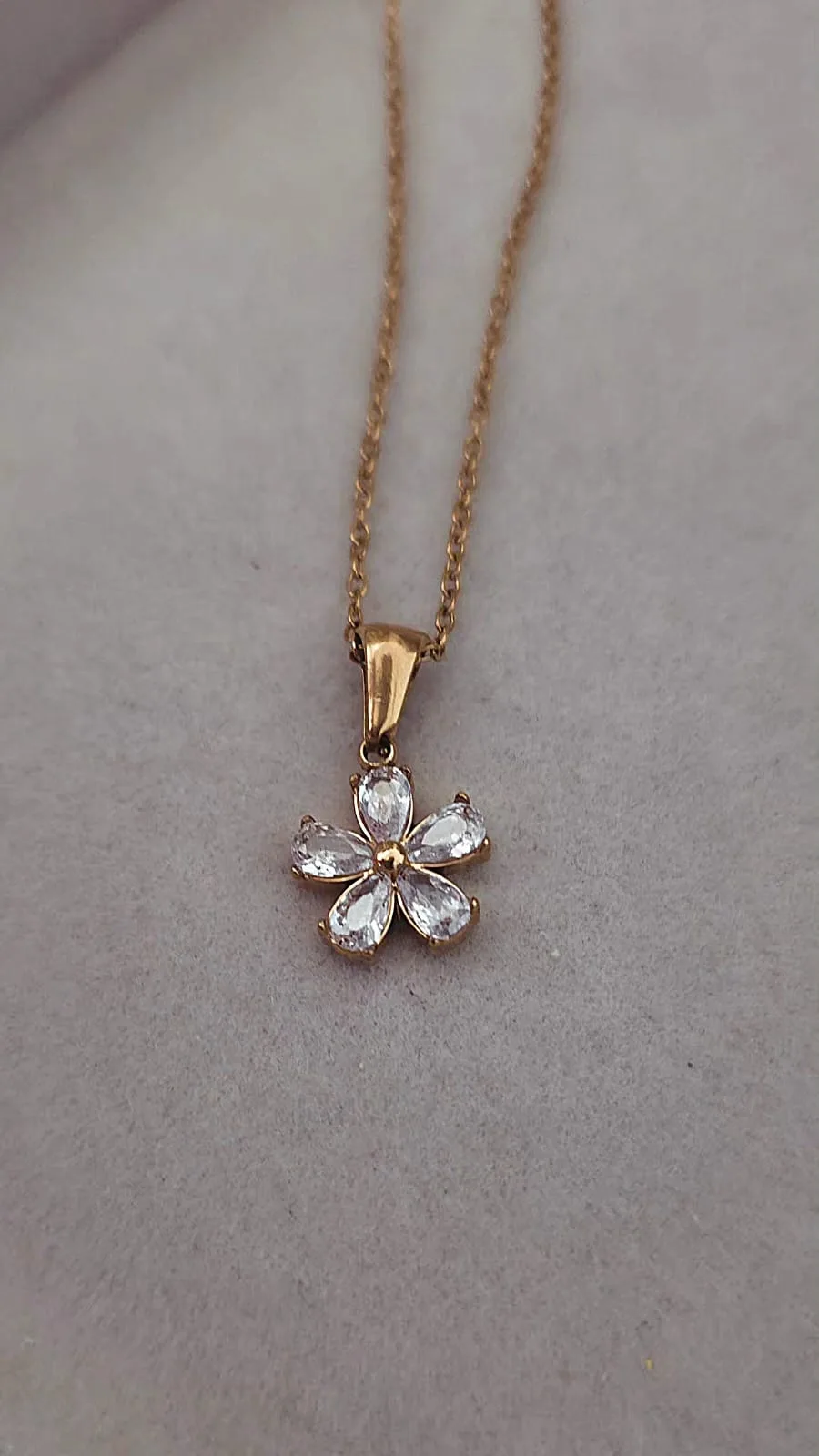 PETAL BLOOM PENDANT 
