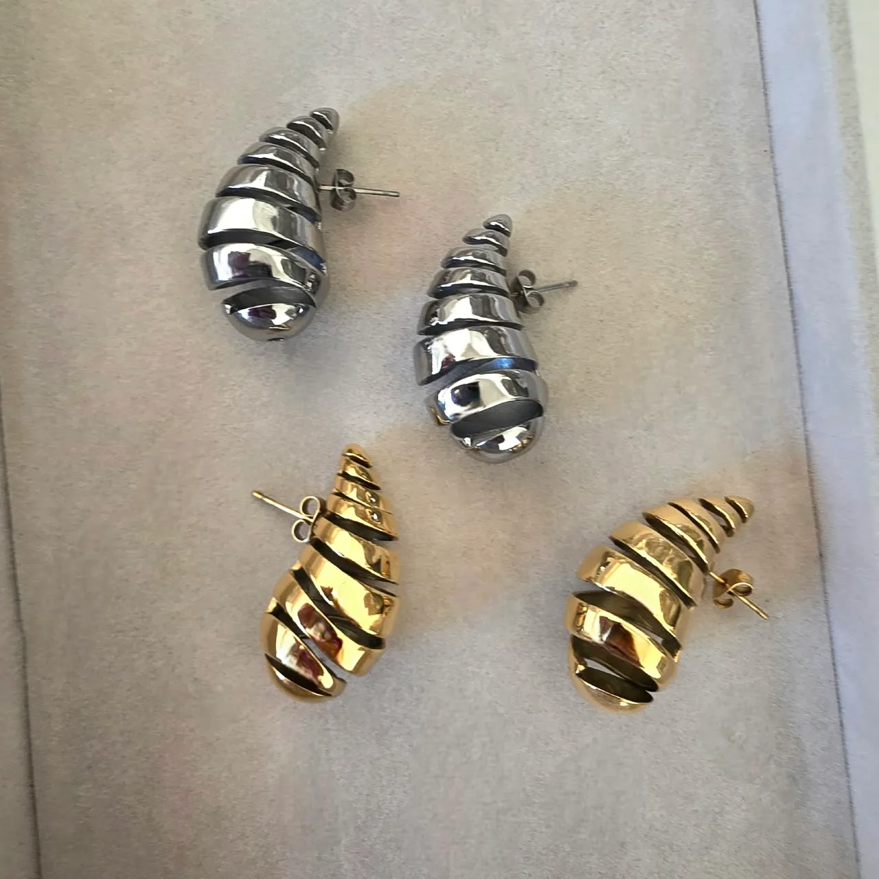 SPIRAL TEARDROP EARRINGS 