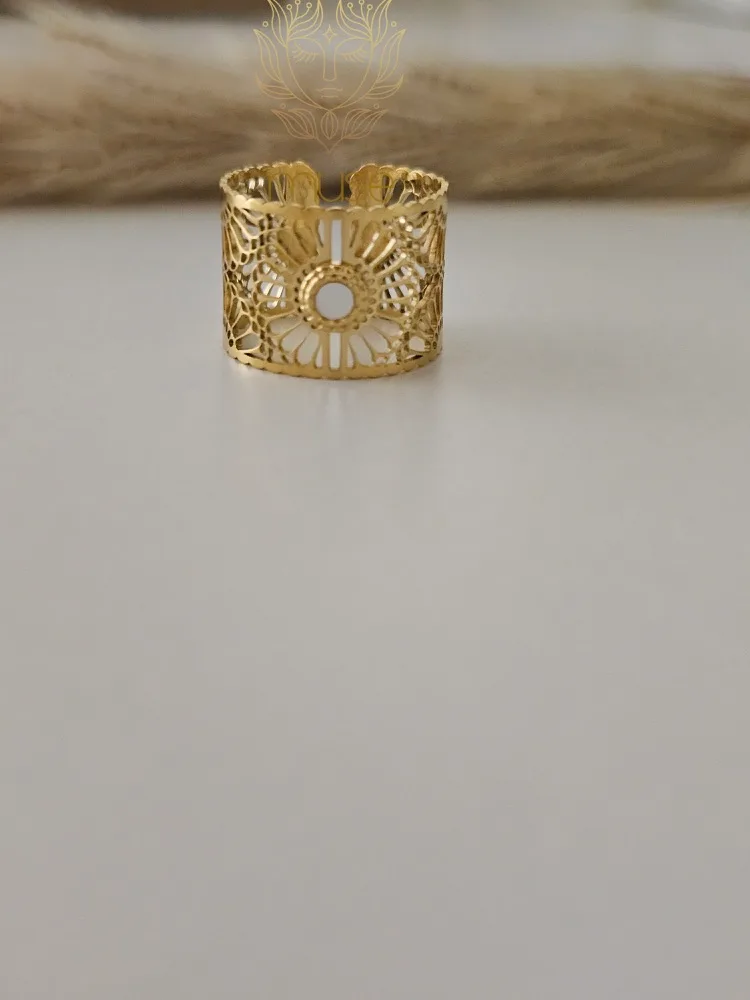 EDITH RING