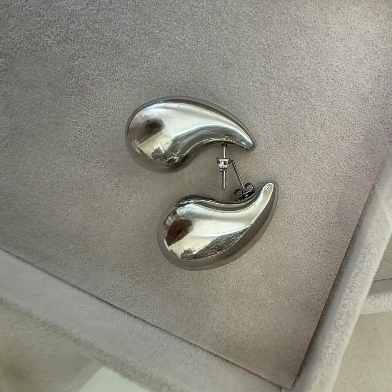 TEARDROP earrings