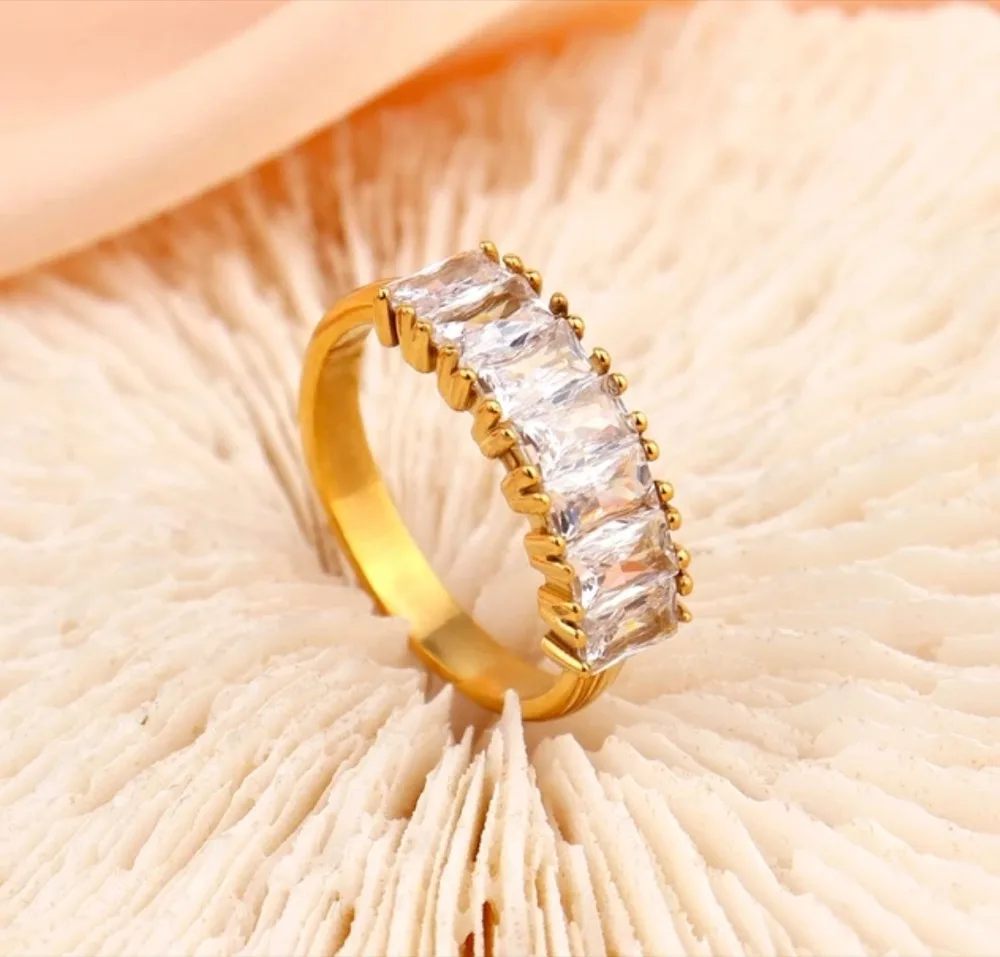 WENDY rings