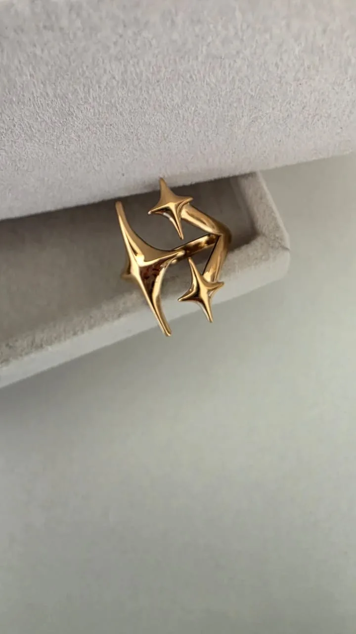 MODERN ABSTRACT GOLD RING 