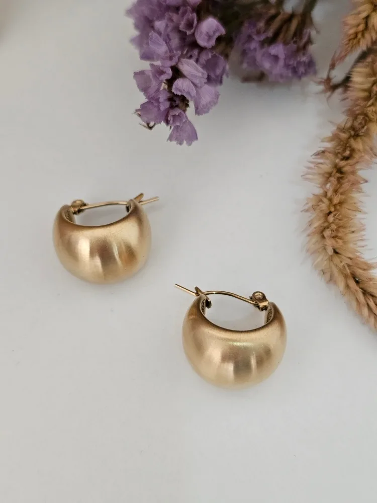 HILARY MATTE earrings