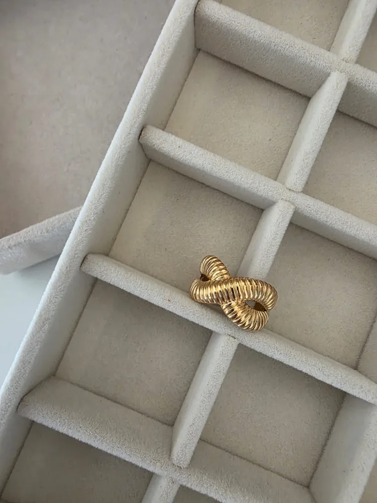 INFINITY RING