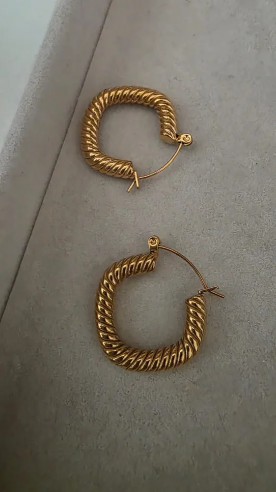 NEIRUBI earrings