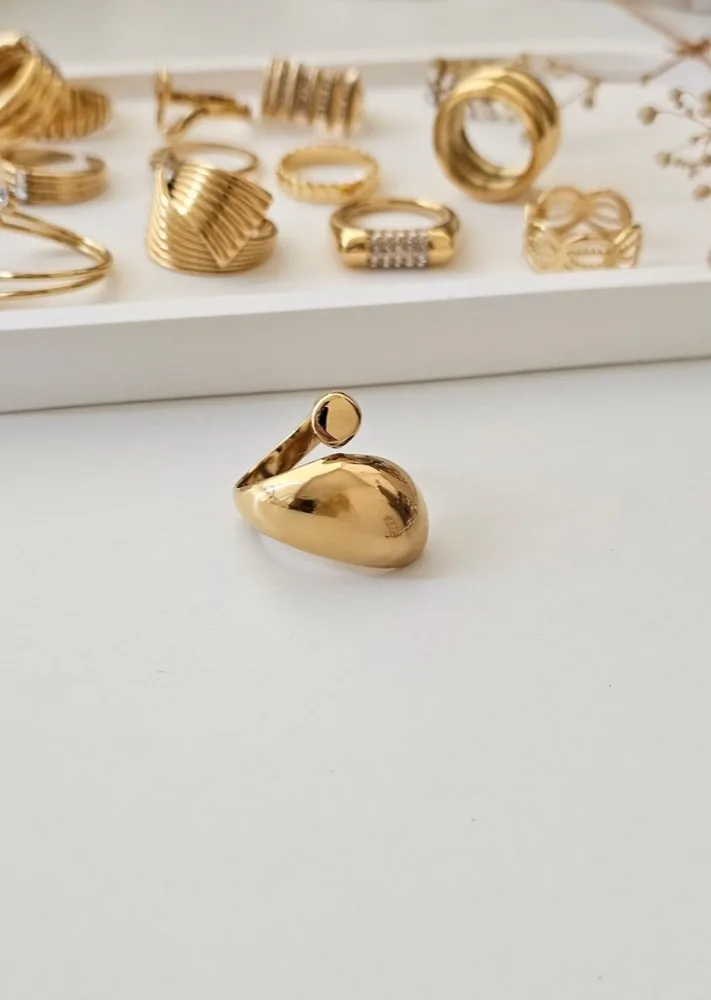 EVIE RING